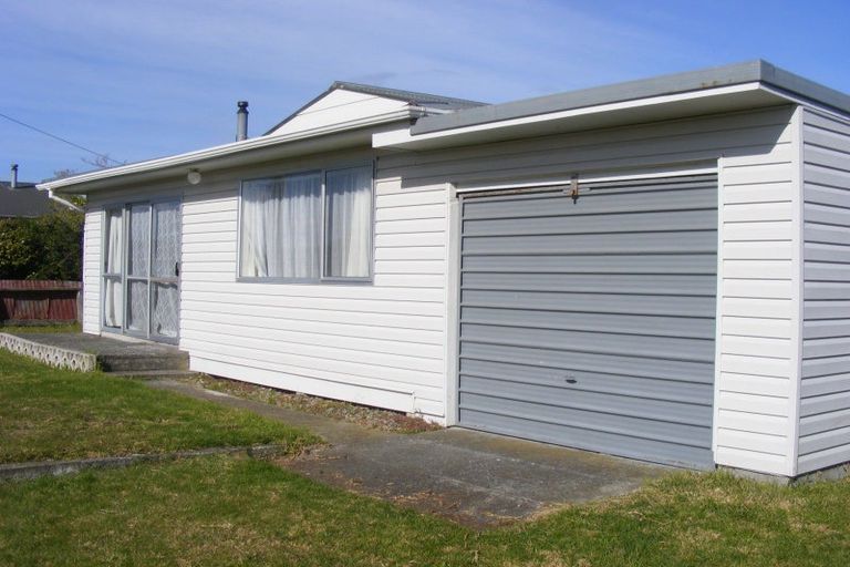 Photo of property in 16 Pratt Avenue, Foxton Beach, Foxton, 4815