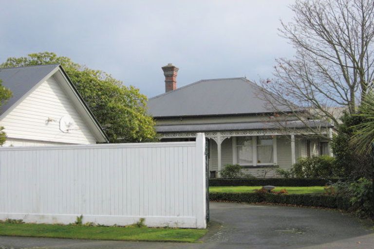 Photo of property in 2/17 Hawkesbury Avenue, St Albans, Christchurch, 8014