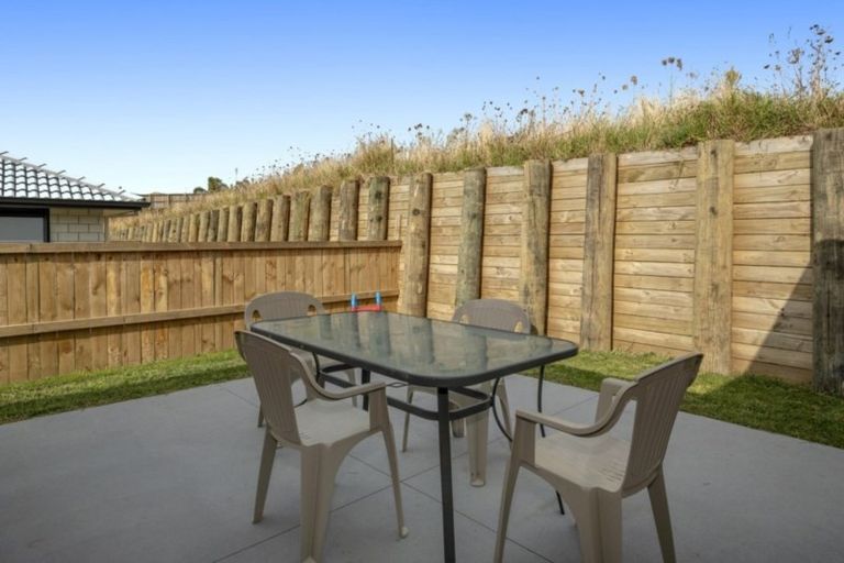 Photo of property in 76 Bert Wall Drive, Omokoroa, 3114