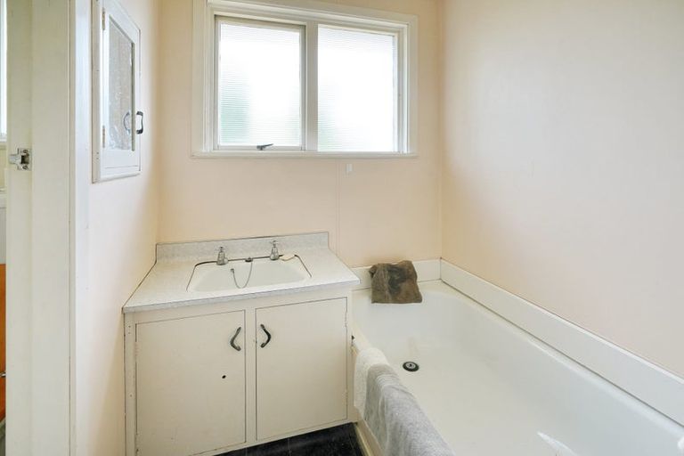 Photo of property in 96 Marlow Road, Aranui, Christchurch, 8061