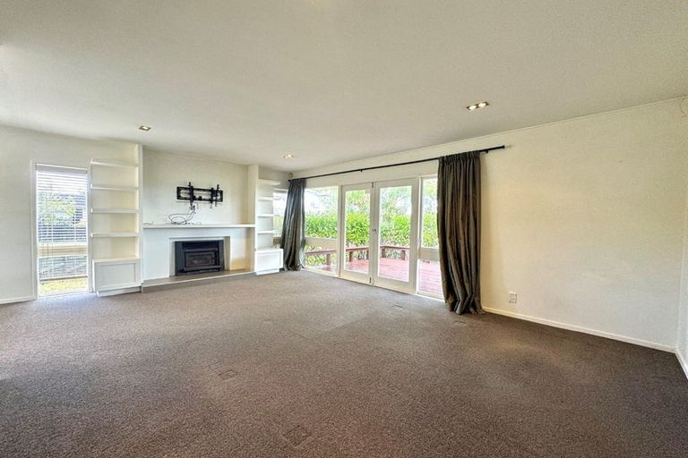 Photo of property in 98 Angelo Avenue, Howick, Auckland, 2014