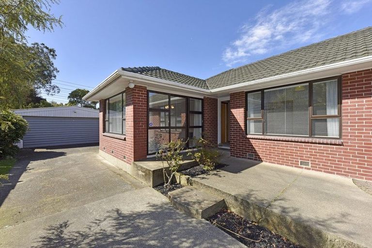 Photo of property in 24 Greenhurst Street, Sockburn, Christchurch, 8042