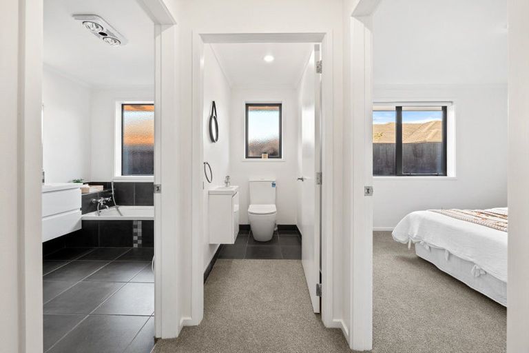 Photo of property in 19 Seabreeze Place, Papamoa Beach, Papamoa, 3118