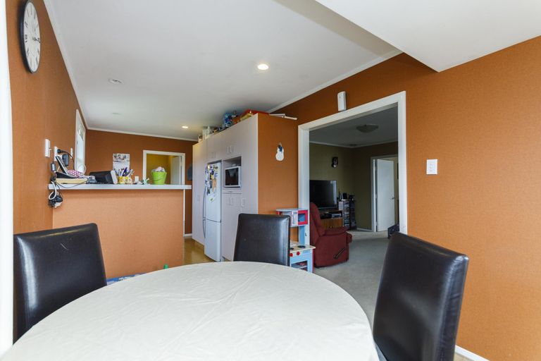 Photo of property in 15 Tweed Street, Roslyn, Palmerston North, 4414