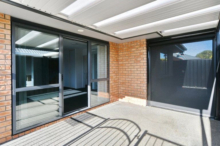 Photo of property in 1/123 Sawyers Arms Road, Northcote, Christchurch, 8052