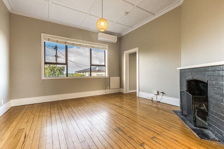 Photo of property in 19 Old Lake Road, Narrow Neck, Auckland, 0624