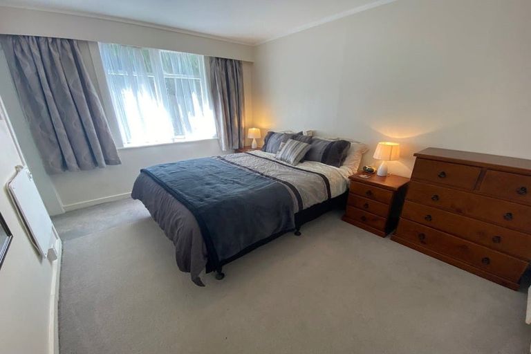 Photo of property in 2 Kopiko Way, Brooklyn, Wellington, 6021