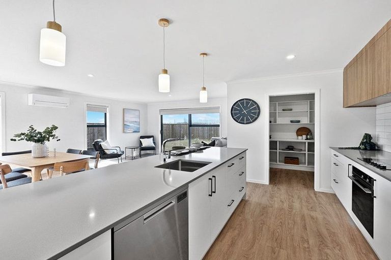 Photo of property in 38 Taurangawaka Road, One Tree Point, 0118