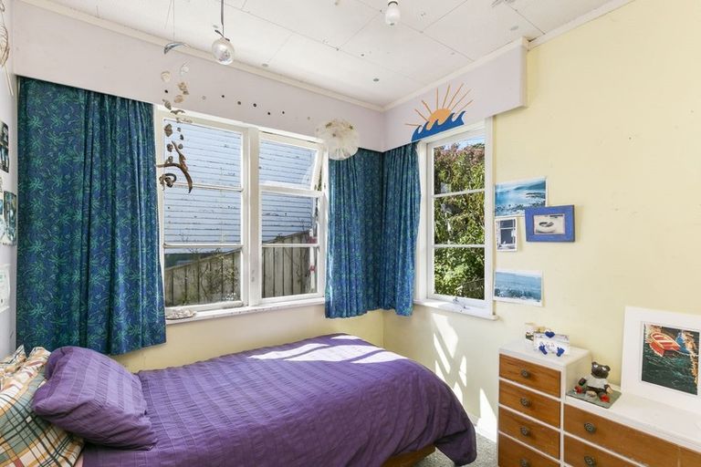 Photo of property in 24 Hudson Street, Island Bay, Wellington, 6023