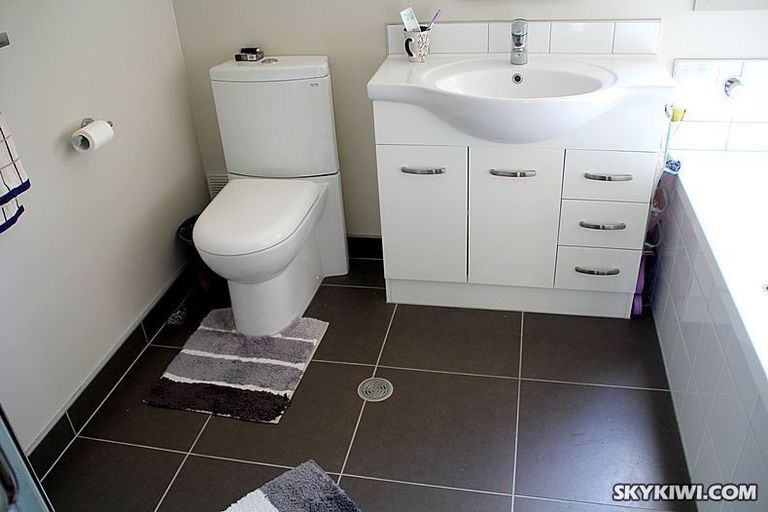 Photo of property in St Claire Village, 9/172 Mcleod Road, Te Atatu South, Auckland, 0610