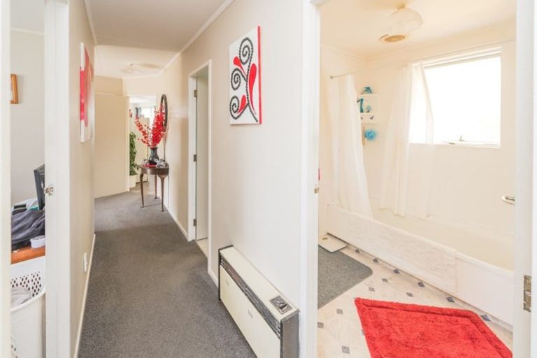 Photo of property in 27 Savage Crescent, Aramoho, Whanganui, 4500