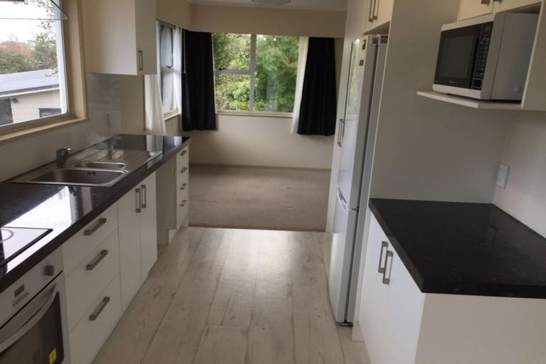 Photo of property in 1/4 Orton Street, Glenfield, Auckland, 0627