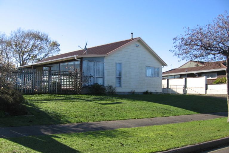 Photo of property in 10 Grange Place, Milson, Palmerston North, 4414