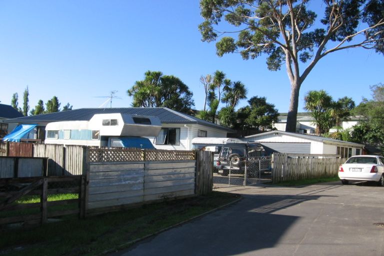 Photo of property in 32 Candia Road, Swanson, Auckland, 0614