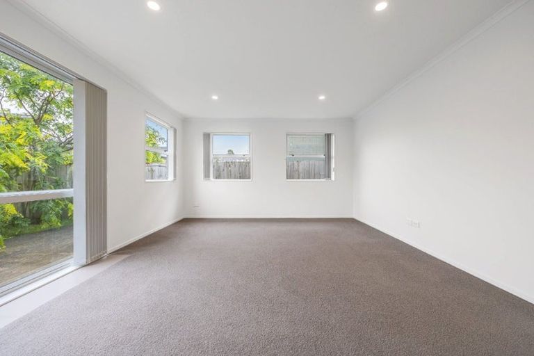 Photo of property in 8 Duin Lane, Wiri, Auckland, 2104