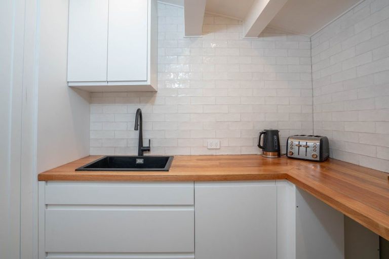 Photo of property in 4 Kathleen Place, Rainbow Point, Taupo, 3330