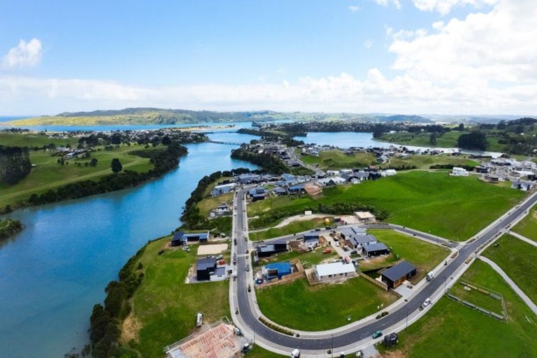 Photo of property in 71 Omahina Street, Raglan, 3225