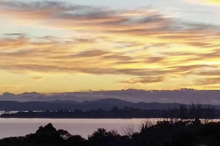 Photo of property in 57 Pah Road, Cockle Bay, Auckland, 2014