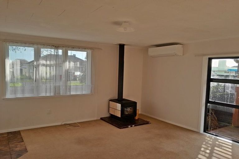 Photo of property in 51 Seddon Street, Takaro, Palmerston North, 4412