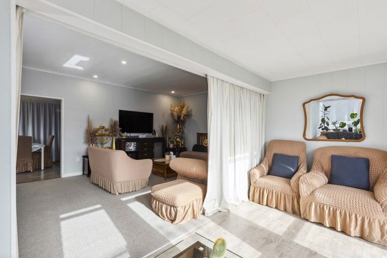 Photo of property in 16 Eatwell Avenue, Paraparaumu Beach, Paraparaumu, 5032