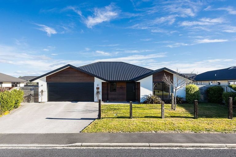 Photo of property in 27 Anderton Crescent, Mosgiel, 9024