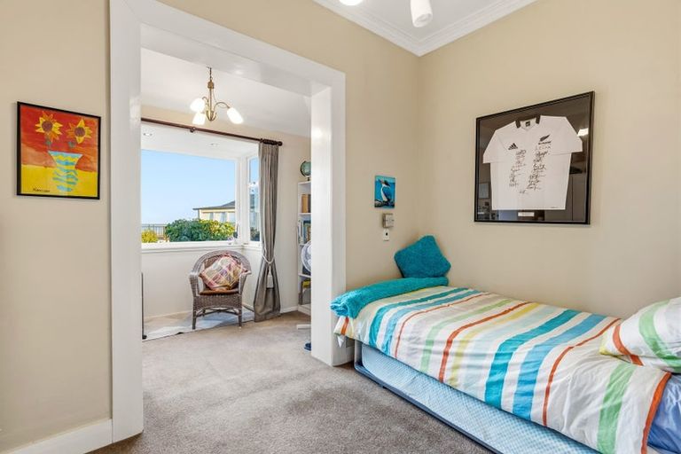 Photo of property in 46 Rewarewa Road, Te Atatu Peninsula, Auckland, 0610