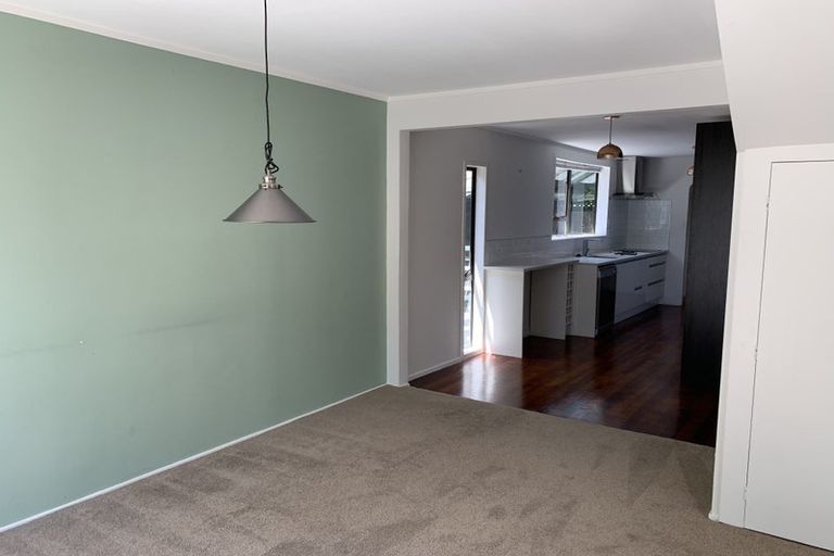 Photo of property in 2/15 Fairfax Avenue, Northcote, Auckland, 0627
