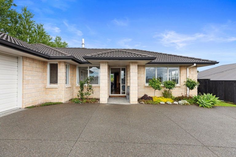 Photo of property in 10 Carex Close, Pyes Pa, Tauranga, 3112