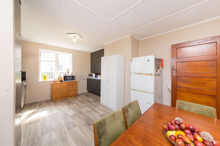 Photo of property in 25 Andrew Avenue, Roslyn, Palmerston North, 4414