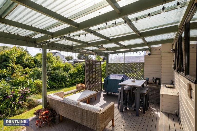 Photo of property in 35 Links View Drive, Omokoroa, 3114