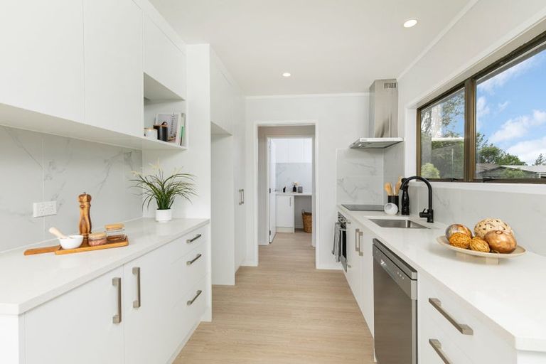 Photo of property in 561 Swanson Road, Ranui, Auckland, 0612