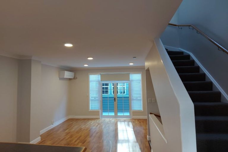 Photo of property in 64 Pipitea Street, Thorndon, Wellington, 6011