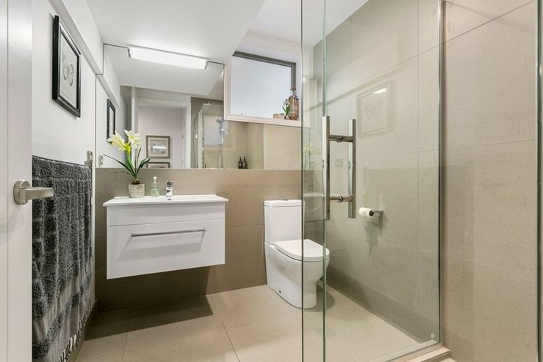 Photo of property in 17 Waiarohia Place, Hobsonville, Auckland, 0616