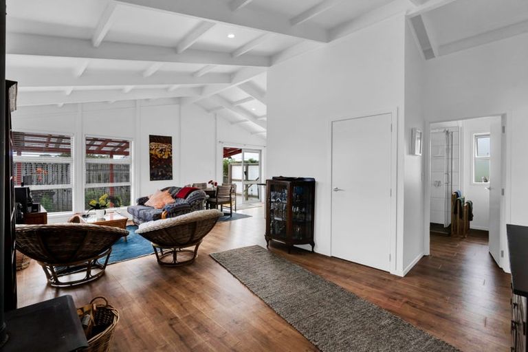 Photo of property in 11 Tasman Street, Opunake, 4616