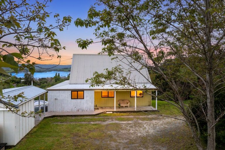 Photo of property in 28 Brick Bay Drive, Sandspit, Warkworth, 0982