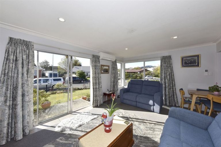 Photo of property in 2a Mallett Place, Halswell, Christchurch, 8025