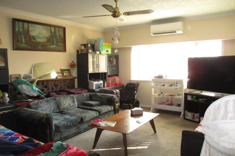 Photo of property in 104 Kenderdine Road, Papatoetoe, Auckland, 2025