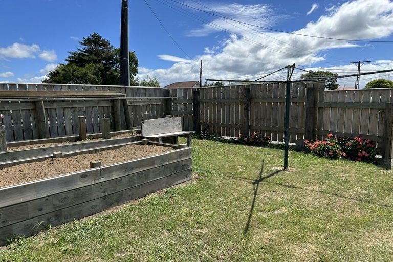 Photo of property in 2 York Street, Eltham, 4322