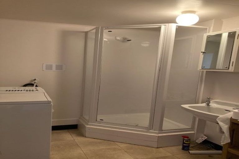 Photo of property in Churchill Flats, 213 The Terrace, Wellington Central, Wellington, 6011