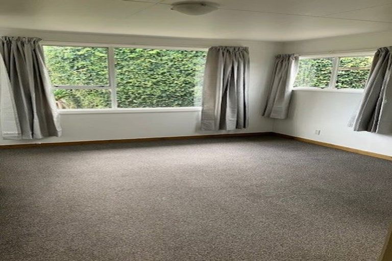 Photo of property in 3 Tiraumea Street, Palmerston North, 4410