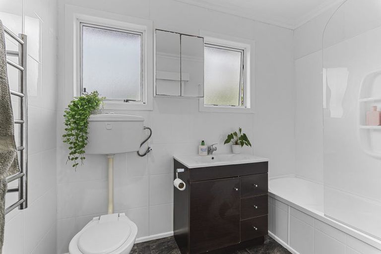 Photo of property in 16 Trafalgar Street, Westown, New Plymouth, 4310