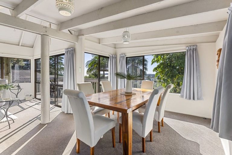 Photo of property in 25 Elliston Crescent, Stanmore Bay, Whangaparaoa, 0932