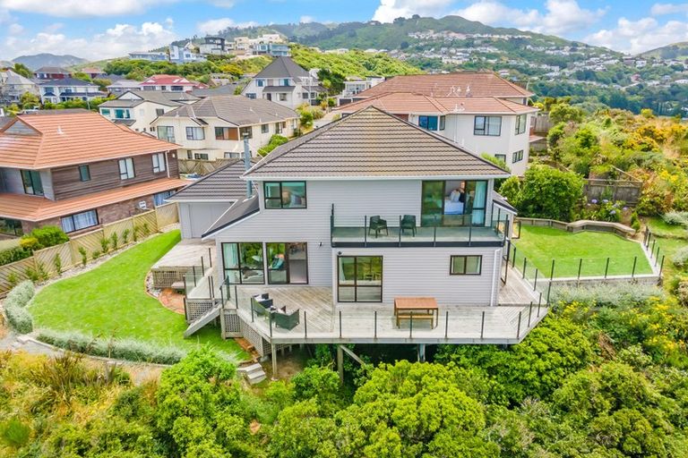 Photo of property in 42 Gurkha Crescent, Khandallah, Wellington, 6035