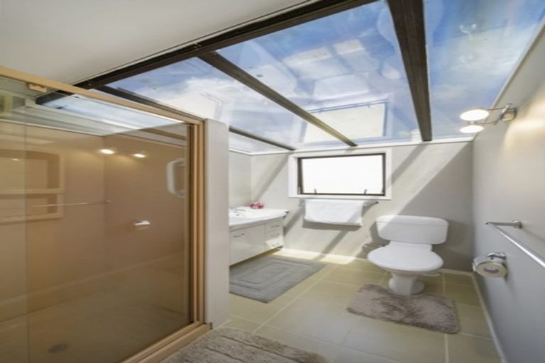 Photo of property in 94 Dalwhinnie Parade, Highland Park, Auckland, 2010