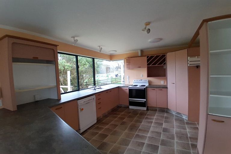 Photo of property in 312 Arapaepae Road South, Levin, 5571