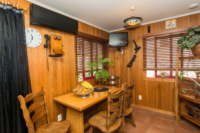 Photo of property in 52 Arthur Street, Tokomaru Bay, 4079