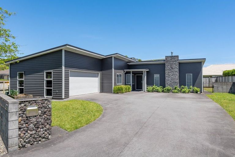 Photo of property in 20 Fernbrook Drive, Hurworth, New Plymouth, 4310
