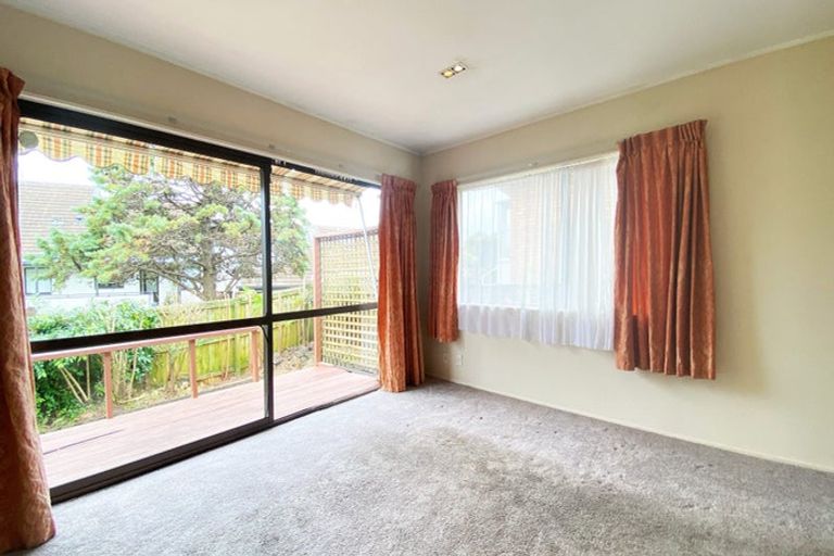 Photo of property in 2/79 Aberfeldy Avenue, Highland Park, Auckland, 2010