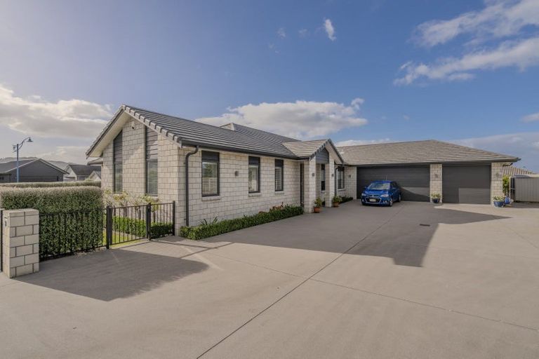 Photo of property in 3 Roseberry Place, Whitianga, 3510