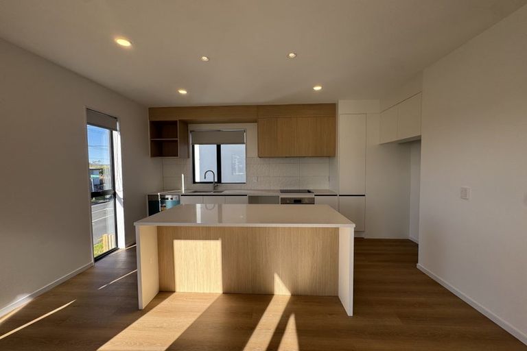 Photo of property in 14d Elcoat Avenue, Te Atatu South, Auckland, 0610